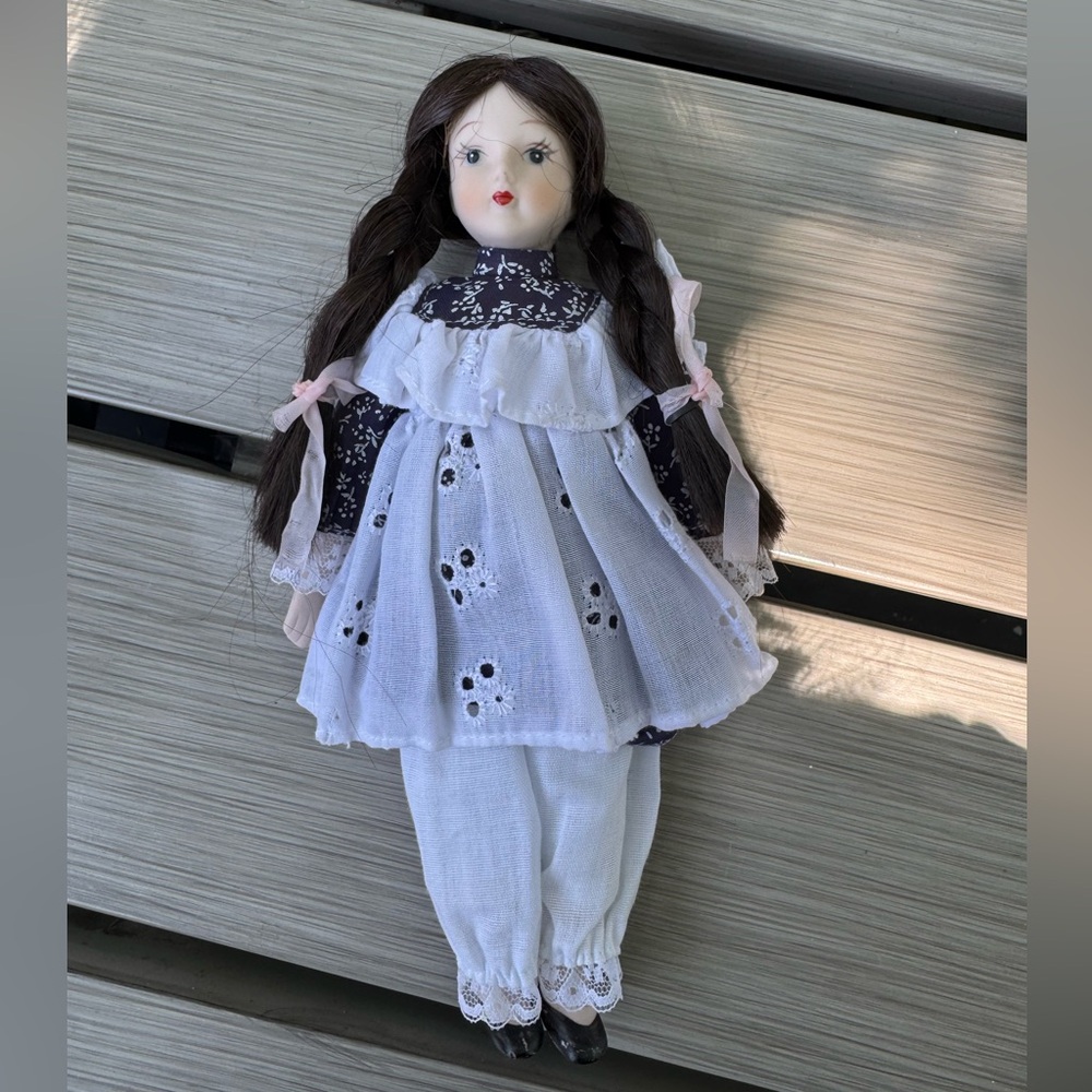 Vintage Charming White and Black Porcelain Doll - Picture 8 of 8
